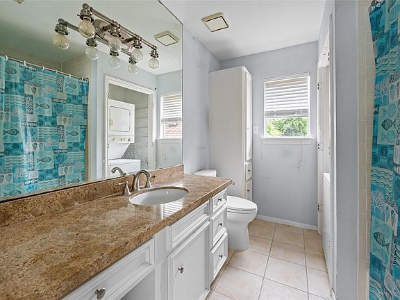 5th image of 2142 Sul Ross St #A