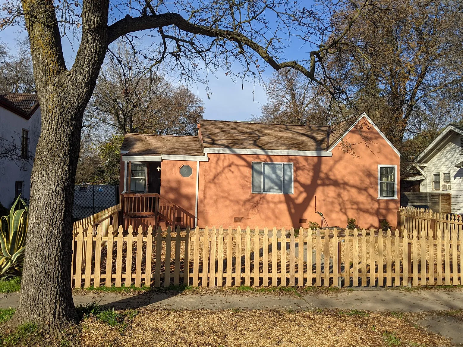 4 bed, 1750 sqft, $2,400 — Photo 2