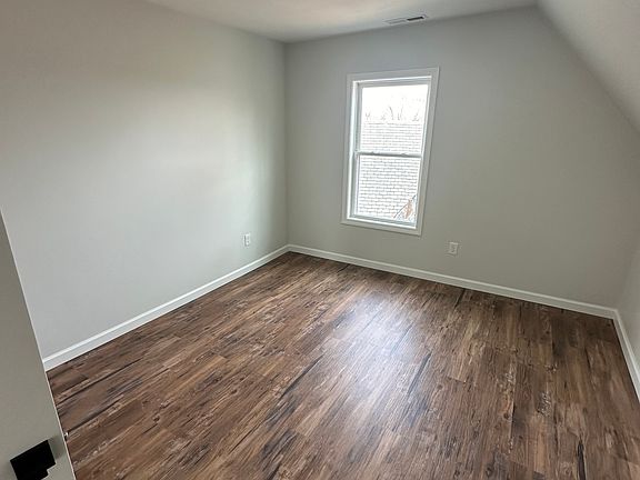 5th image of 2 Freeland St #1