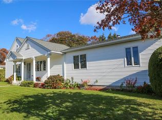 205 Capuano Ave, Cranston, RI 02920