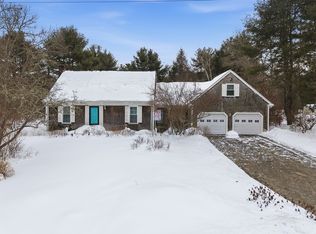 18 Wordell St, Rochester, MA 02770