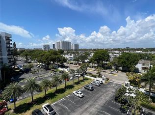 1000 Parkview Dr APT 707, Hallandale, FL 33009