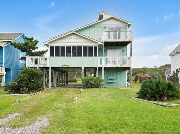 3518 E Pelican Drive, Oak Island, NC 28465