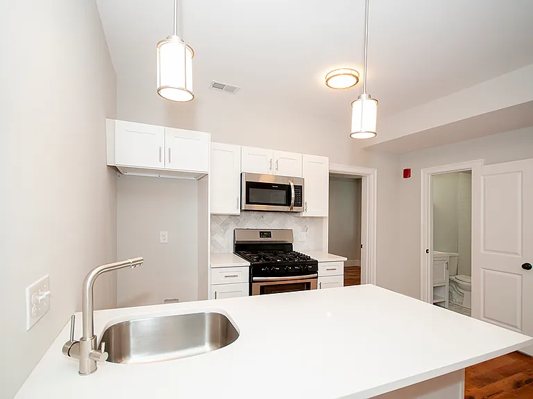 205 Marion St #2 — Photo 4