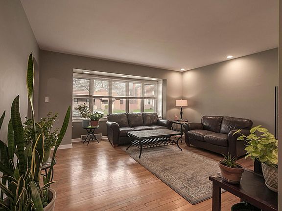 4th image of 9734 S Millard Ave