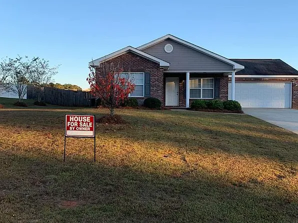 153 Knotts Ct, New Brockton, AL 36351
