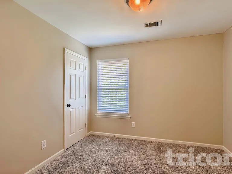 2420 Amber Glen Dr — Photo 8