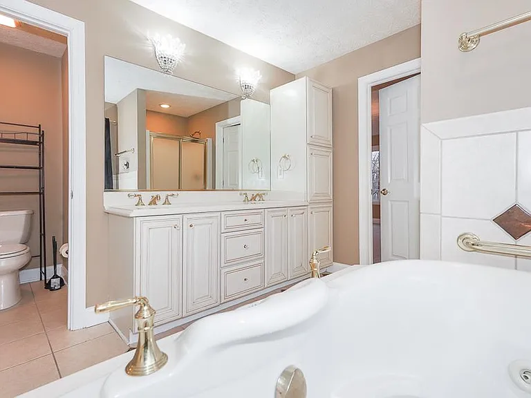 3729 Edgehill Dr — Photo 40