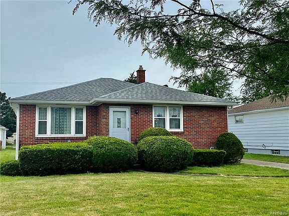 2nd image of 30 Laura Ct