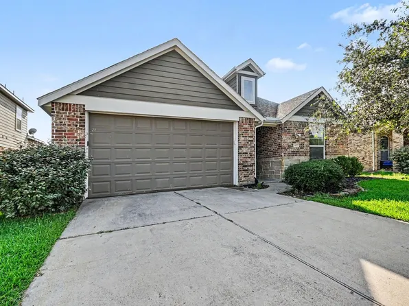 6615 Hunters Trace Ln, Baytown, TX 77521