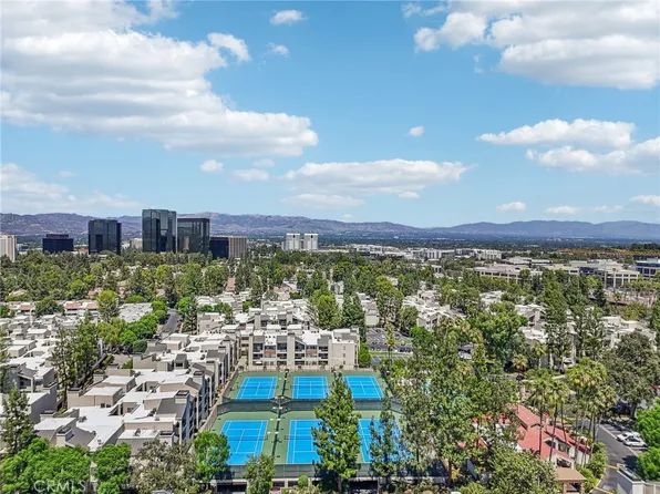 5530 Owensmouth Ave APT 110, Woodland Hills, CA 91367