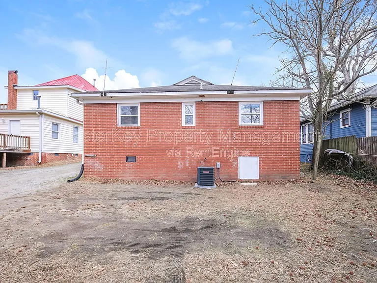 208 E Geer St #B — Photo 25