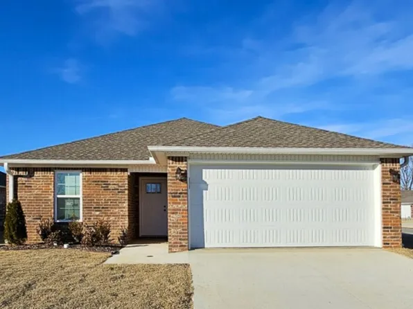 5736 Brookshire Dr, Jonesboro, AR 72401