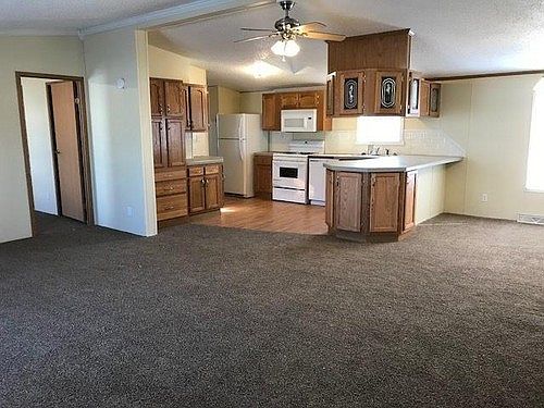 1st image of 365 Pin Oak Dr