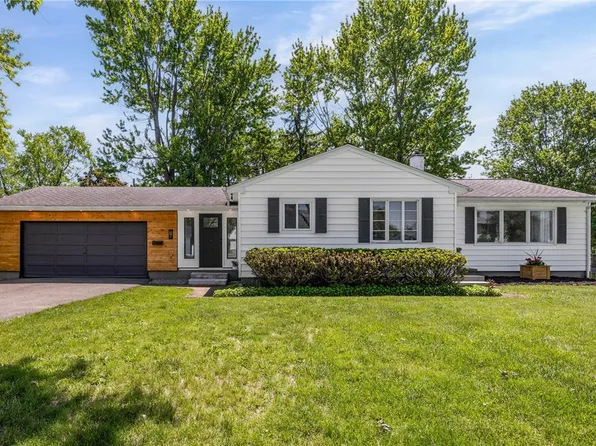 12 W Pkwy, Victor, NY 14564