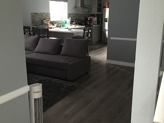 Kitchen & living room combo