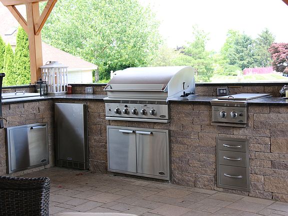 Professional Outdoor Kitchen