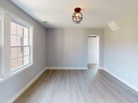 3811 V St SE, Washington, DC