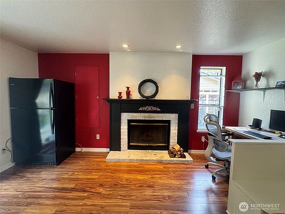 4th image of 7455 Glacier Ridge Place SE