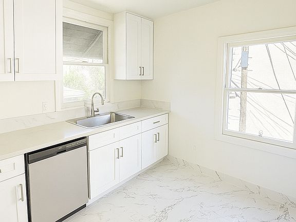 4th image of 4557 N Figueroa St #3
