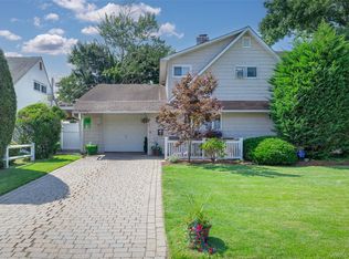 6 Downhill Lane, Wantagh, NY 11793