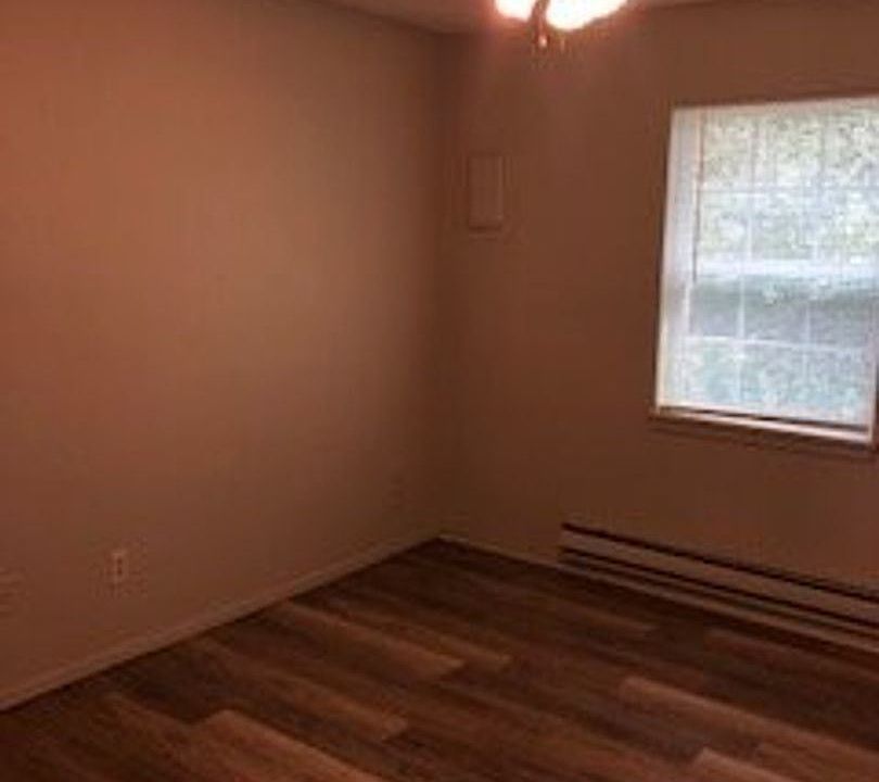 2nd image of 1721 S U St APT 2