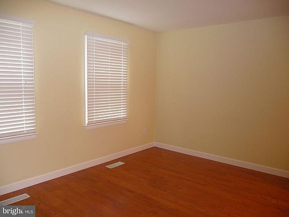 4th image of 306 S Wayne St APT A