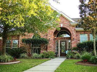 303 Oak Forest Dr, League City, TX 77573
