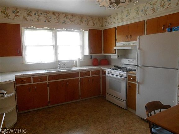 4th image of 1500 Garfield Ave NW