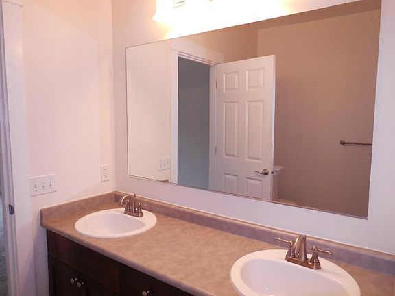 5th image of 25025 SE Klahanie Blvd APT K204