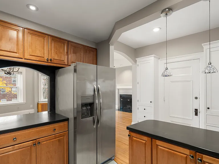 1011 Beacon St #4 — Photo 11
