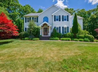 125 Malibu Dr, Taunton, MA 02780