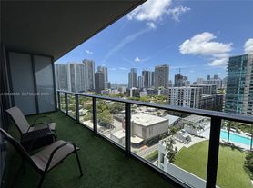 121 NE 34th St