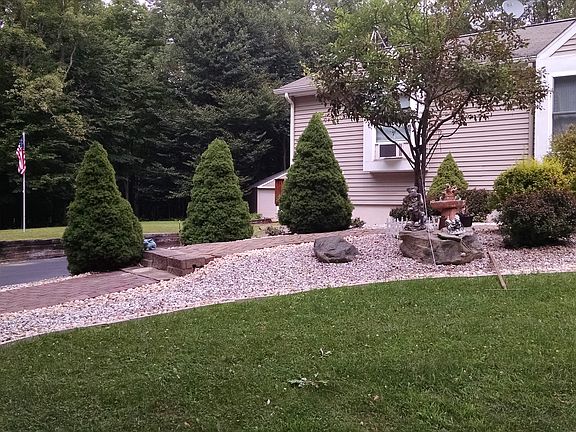 3rd image of 43 Beechnut Dr