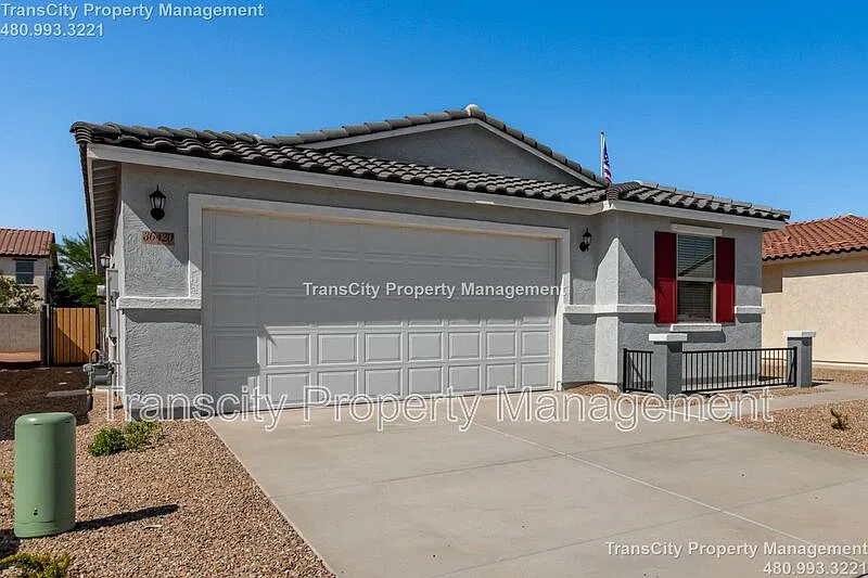 3 bed, 2.0 bath, 1439 sqft, $1,695 — Photo 2
