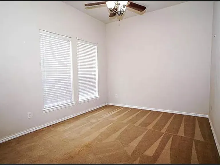 1820 Ringtail Dr — Photo 3