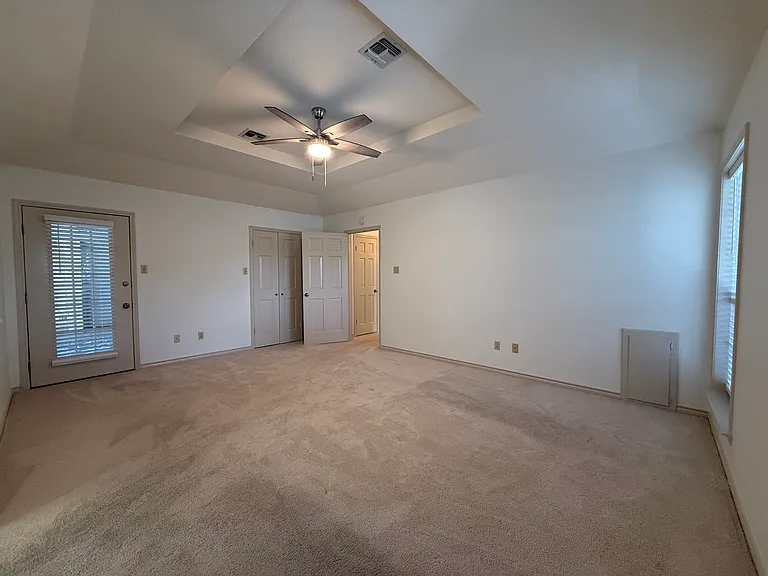 8707 Sandstone Dr — Photo 18