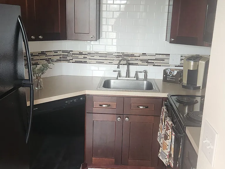 139 W Gray Ct #201 — Photo 5