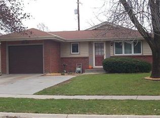 2030 Manor Ct, Lincoln, NE 68506