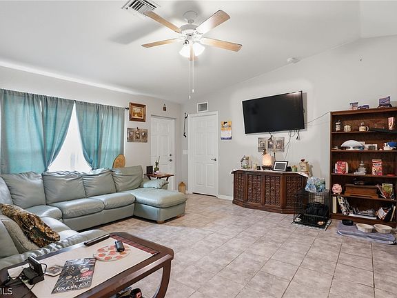 3rd image of 6031 N Moss Cir