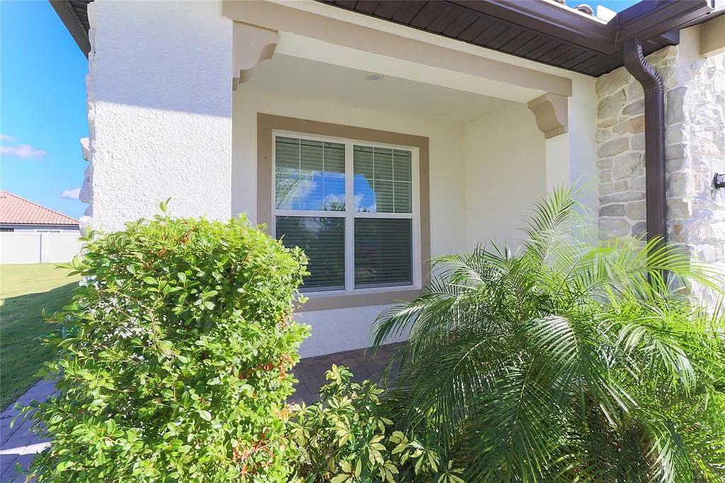 2 bed, 2.0 bath, 1965 sqft, $3,600 — Photo 4