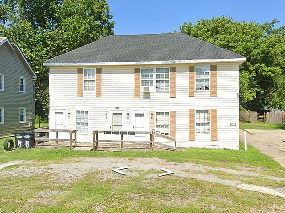 3rd image of 1118 Victory Blvd #D