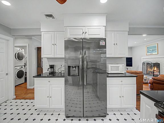 5th image of 15 Cloverdale Circle