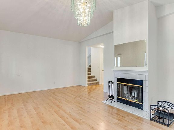 5th image of 132 Spruce Ave