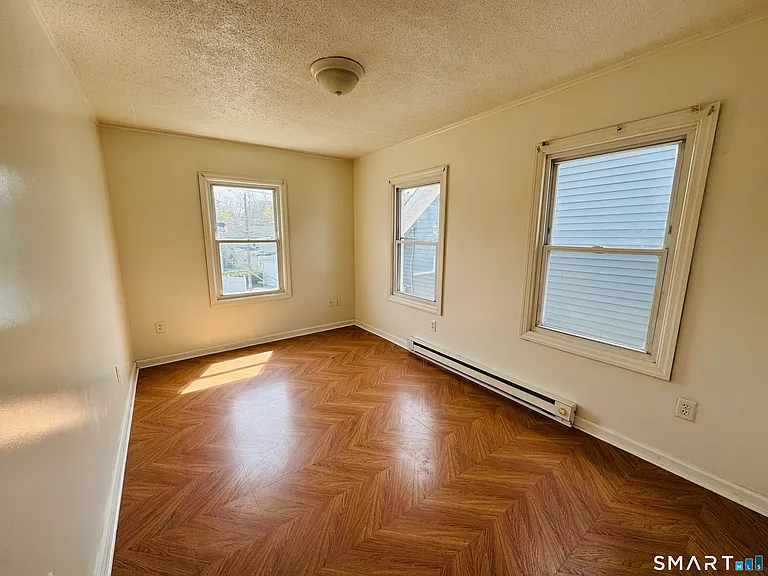 260 Bunker Ave #2 — Photo 3