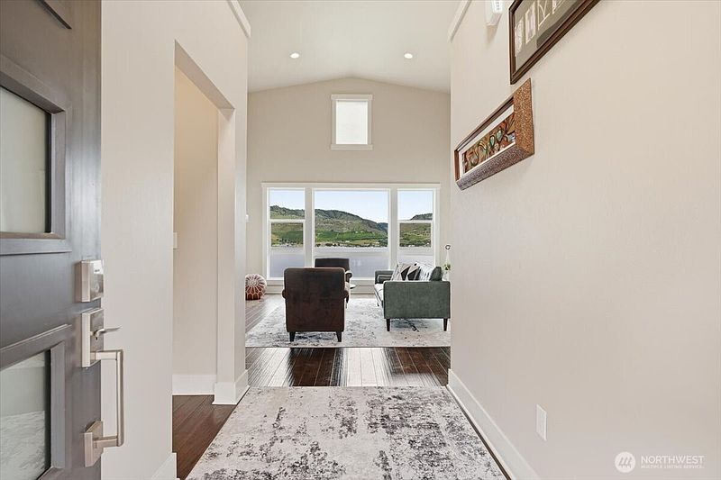 4th image of 112 Mayer Drive