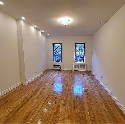 4th image of 352 E 89th St APT 2A