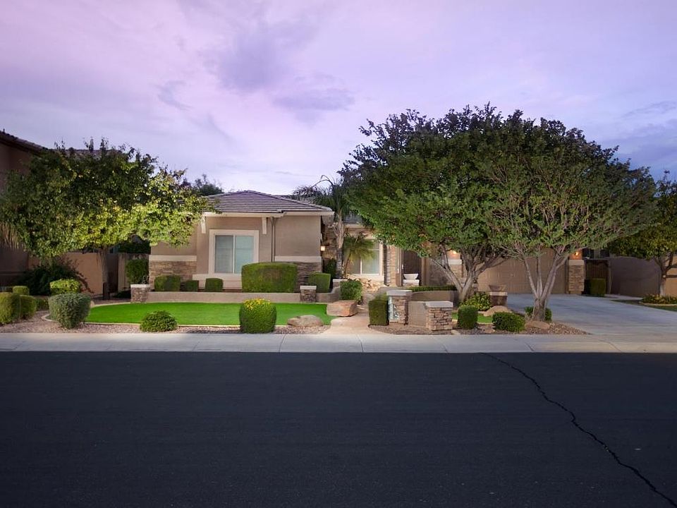 1st image of 3068 E Vermont Dr