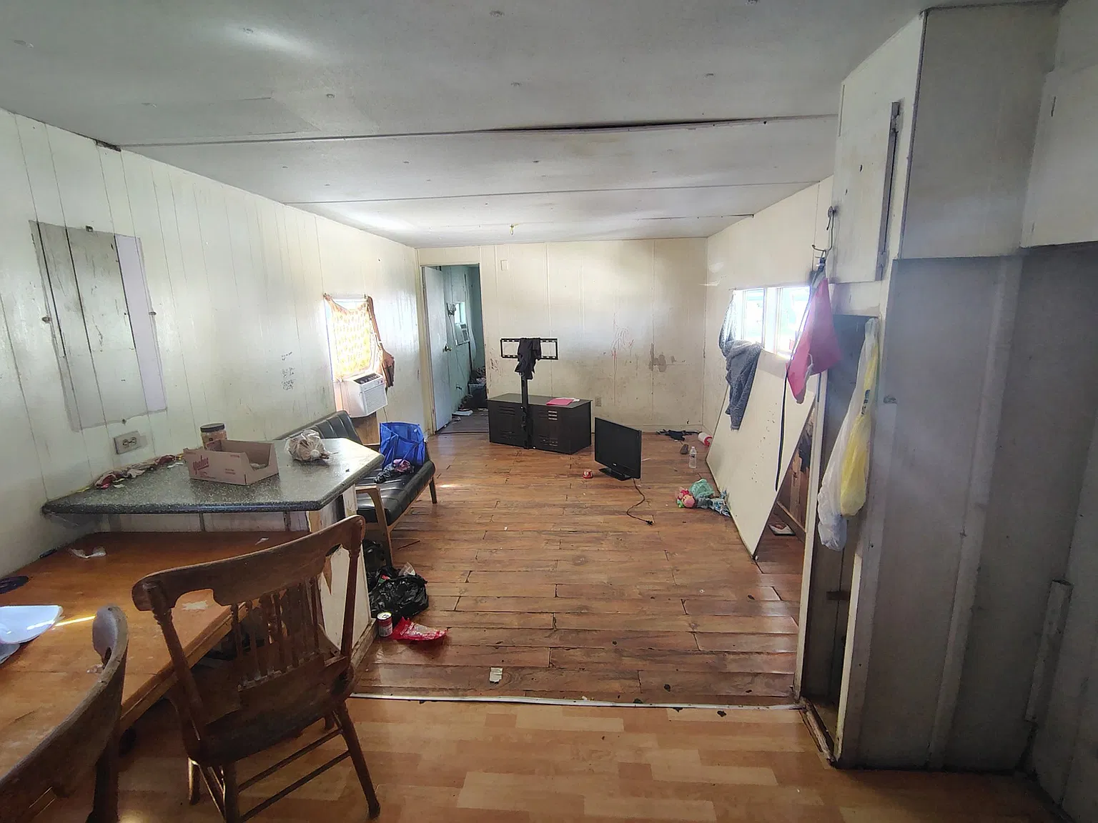 Handyman Special - Mobile Home For 2 Bed 2 Bath — Photo 2