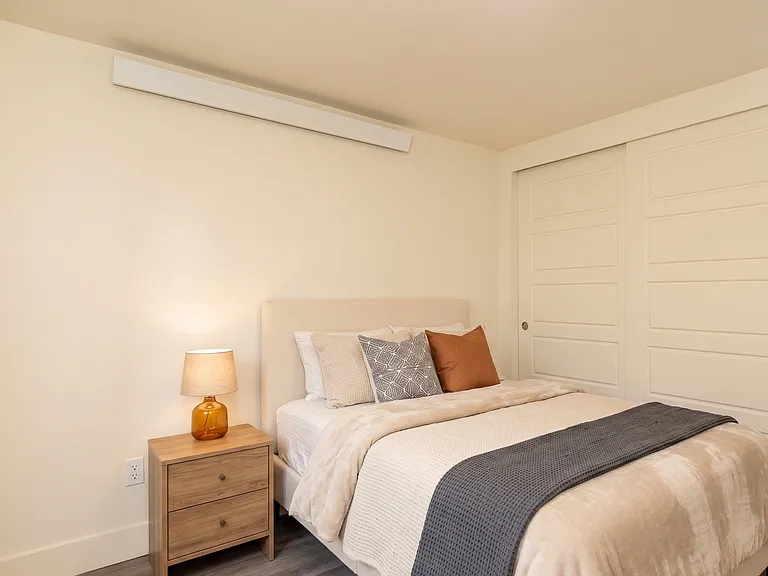Seattle 3 Bedroom Apartment for Rent | Newly Remodeled Home with In-Unit Washer/Dryer, Private En... — Photo 5
